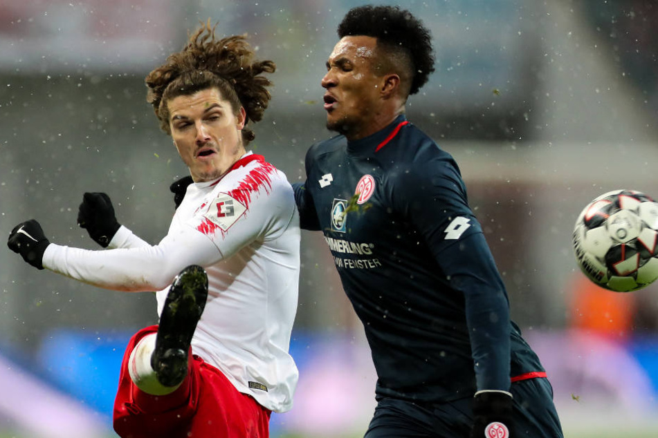 Marcel Sabitzer (l.) ist nach dem Mainz-Spiel gesperrt.