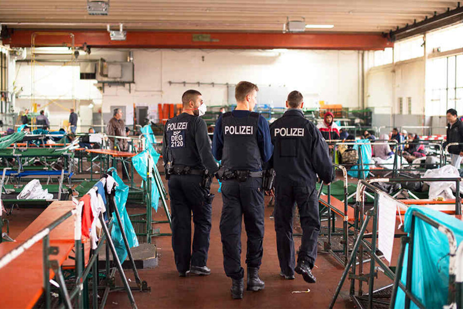 Überfüllte Notunterkünfte sollen demnächst Regel- und Reserveplätzen sowie einer Notreserve weichen.