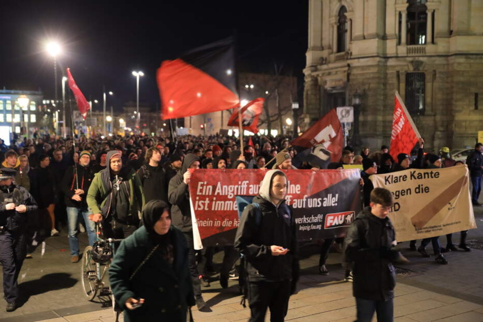 Über tausend Menschen strömten durch die Leipziger Innenstadt. 
