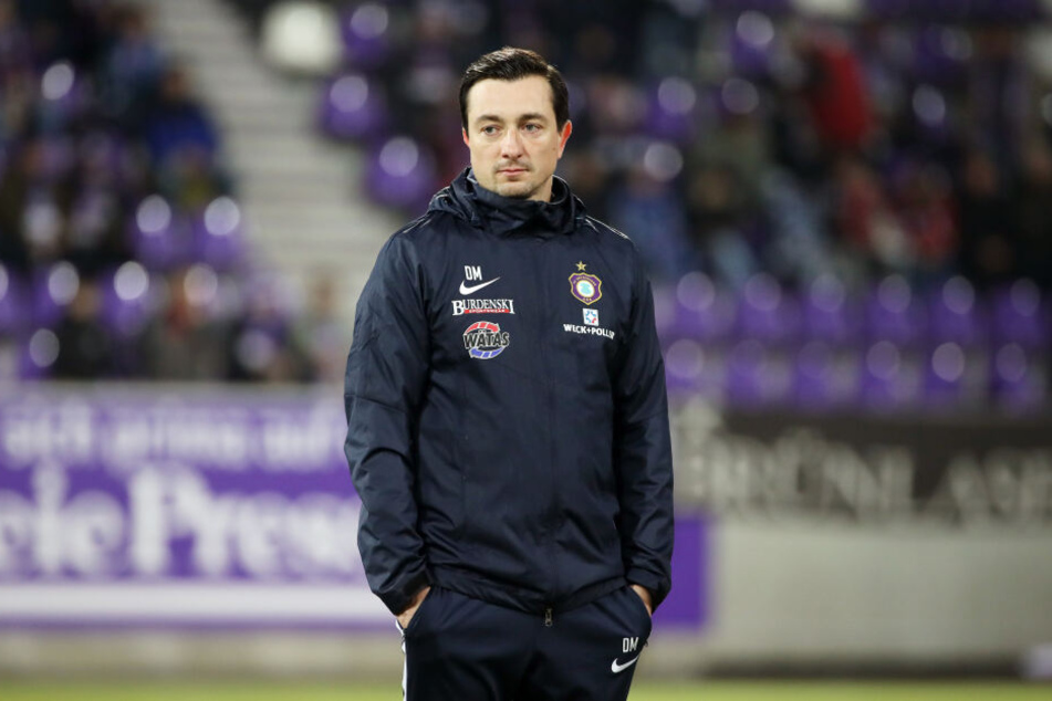 Daniel Meyer leitete am Samstag das Aufwärmprogramm der Veilchen, Co-Trainer Lenk war nicht da.