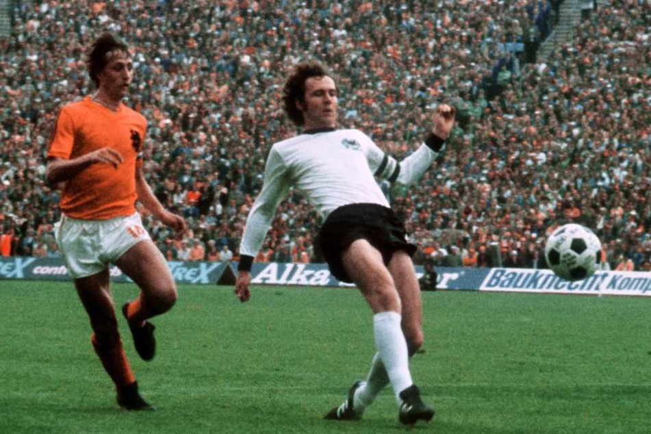 Franz Beckenbauer (hier im Nationaltrikot im Spiel gegen die Niederlande) war 1965 im Bayern-Team dabei, als der Rekord aufgestellt wurde.