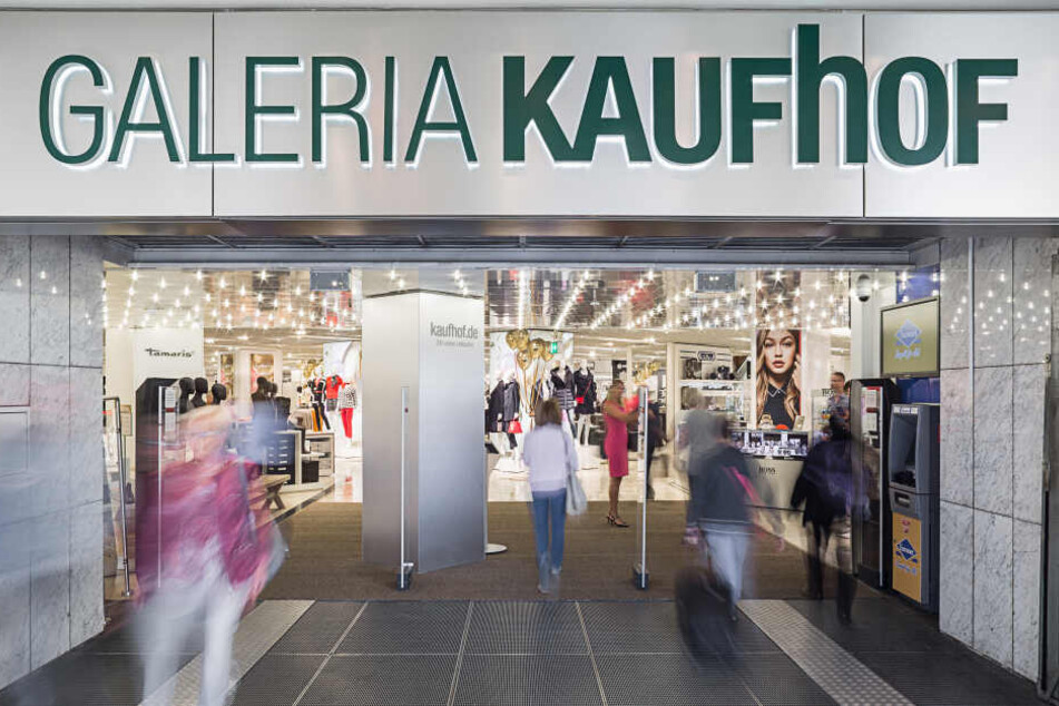 Seit einem halben Jahr sind Kaufhof und Karstadt ein fusioniertes Unternehmen.