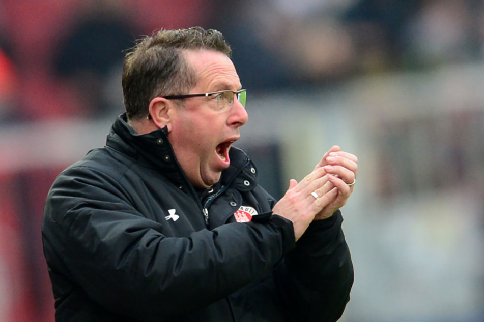 Pauli-Trainer Markus Kauczinski musste seine Spieler zwischendurch immer mal wieder wachrütteln.