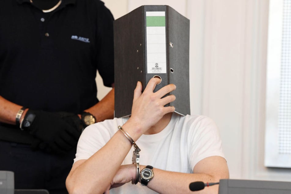 Der Mann muss nicht nur in Haft, für ihn wurde auch Sicherungsverwahrung angeordnet.