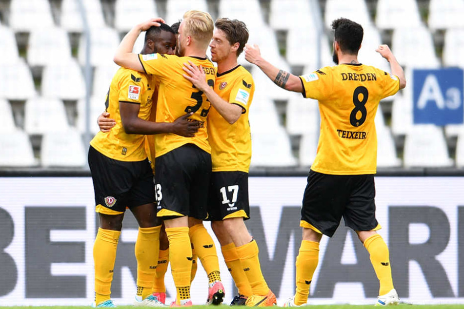 Konnten am Ende jubeln: Dynamo feierte nach fünf sieglosen Spielen endlich wieder einen Erfolg.