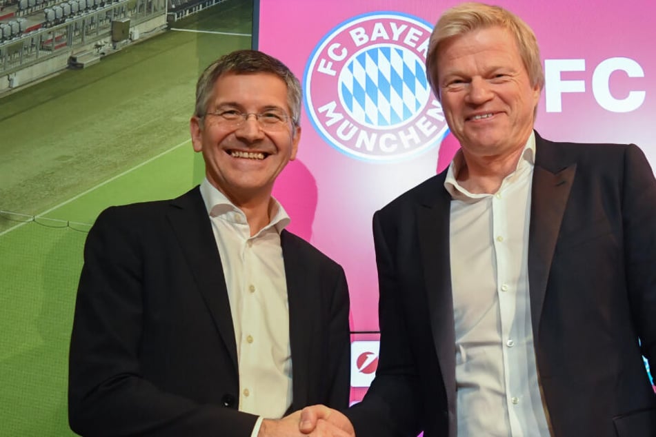 Oliver Kahn wird bei einer Pressekonferenz als neues Vorstandsmitglied des FC Bayern vorgestellt. Links Vereinspräsident Herbert Hainer.