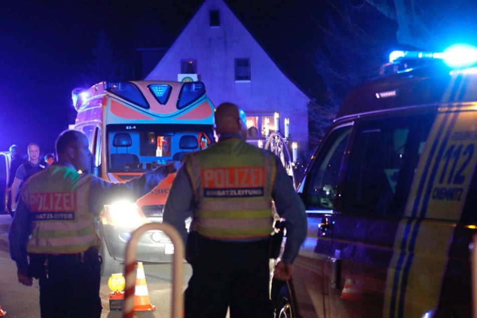 Feuerwehr und Polizei waren mit einem Großaufgebot vor Ort.