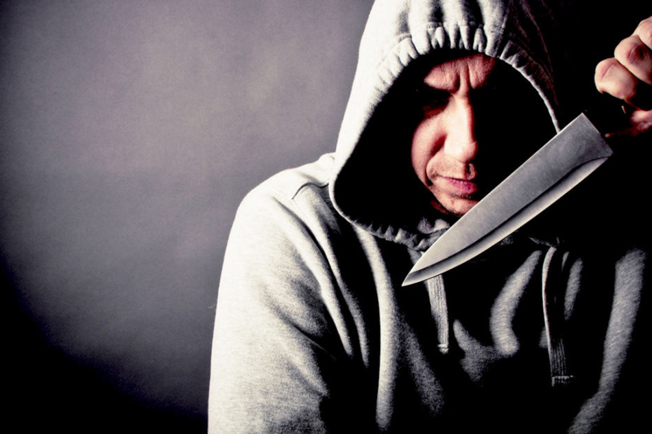 Ein 33-jähriger Syrer hat seine 42-jährige Ex-Freundin und deren Sohn (13) niedergestochen.