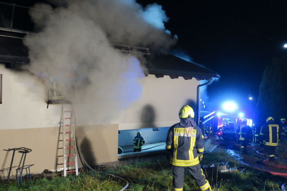 Brand im Erzgebirge: Gästezimmer brennt völlig aus