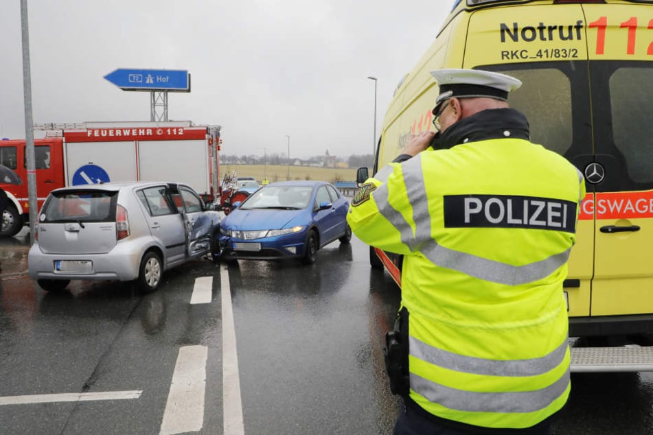 Ein Daihatsu krachte beim Abbiegen mit einem Honda zusammen.