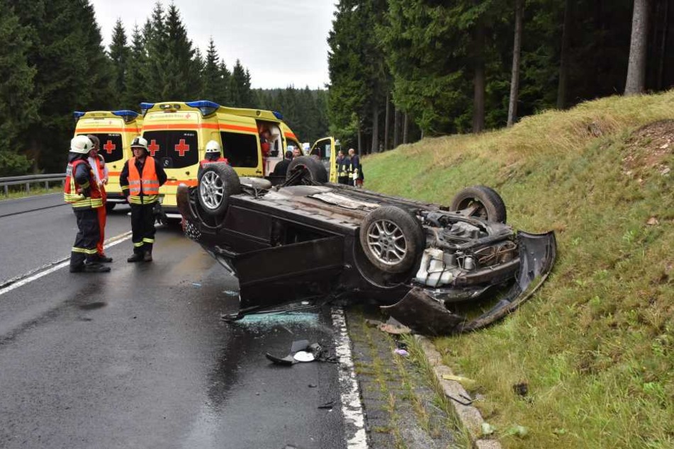 Das Auto überschlug sich. Alle Insassen kamen aber unbeschadet davon.