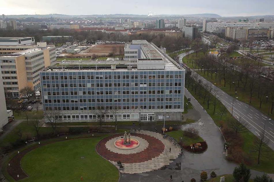 Das Robotron-Gebäude an der Ecke Grunaer Straße/St. Petersburger Straße bleibt Verwaltungssitz.