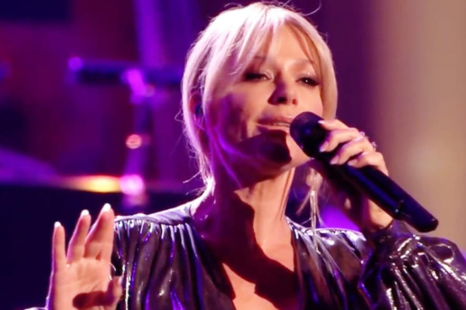 Michelle (46) sang gemeinsam mit Helene Fischer den Song von Peter Maffay "So bist Du." Dann wurde sie im Netz heftig beschimpft.