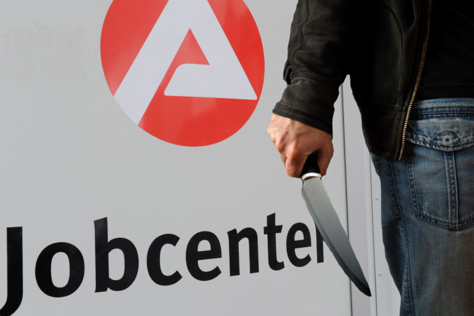 Er trat einen Stuhl um und zückte im Streitgespräch ein Messer (Symbolbild).