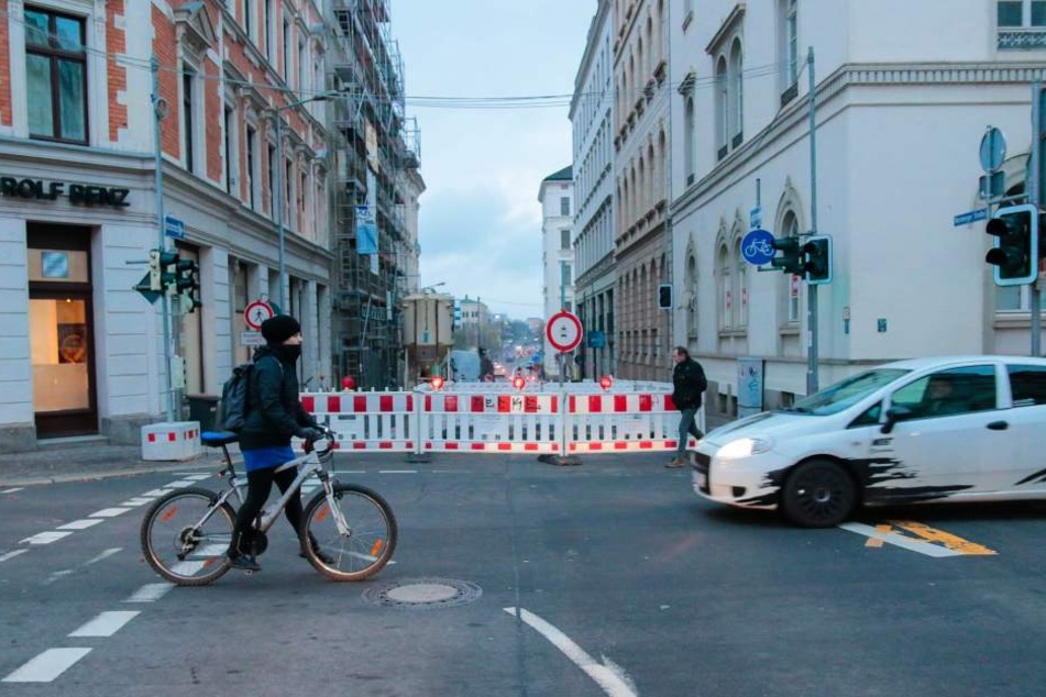 Die Nürnberger Straße bleibt vorerst gesperrt.