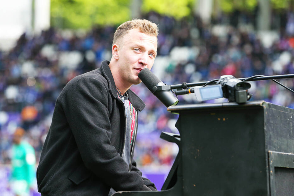 Gast-Star Joris legte am Klavier los ...
