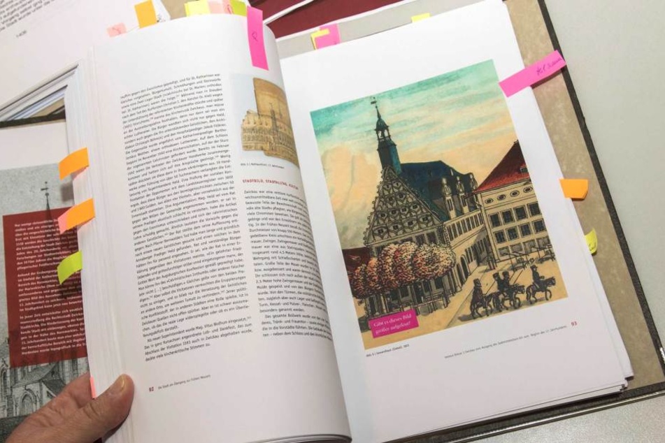 Ein erster Blick in ein Korrekturexemplar der neuen Zwickauer Stadtchronik.