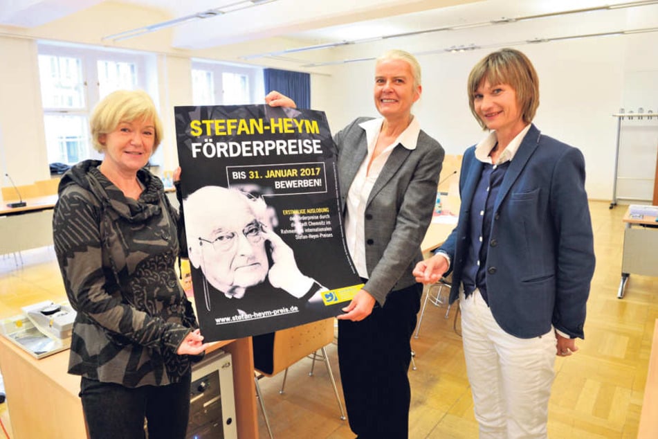 Dr. Ulrike Uhlig von der Stefan-Heym-Gesellschaft, Literatur-Professorin
Bernadette Malinowski und OB Barbara Ludwig (v.l.) werben für den Stefan-Heym-Förderpreis.