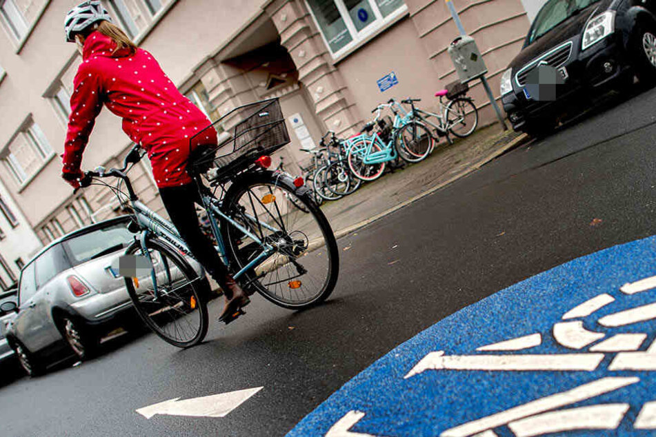Die betrunkene und verletzte Radfahrerin flüchtete aus der Klinik. (Symbolbild)