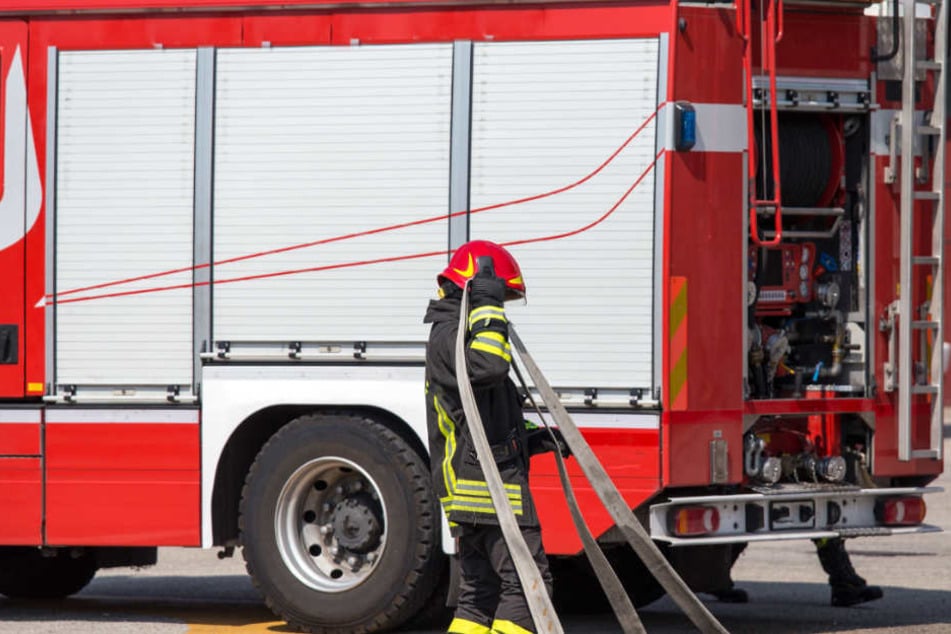 Die Feuerwehr brauchte eineinhalb Stunden fürs Löschen. (Symbolbild)