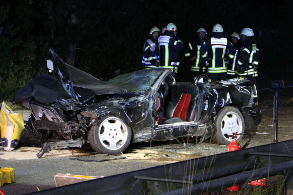 Beim einscheren hat der Fahrer (18) die Kontrolle über den Sportwagen verloren.
