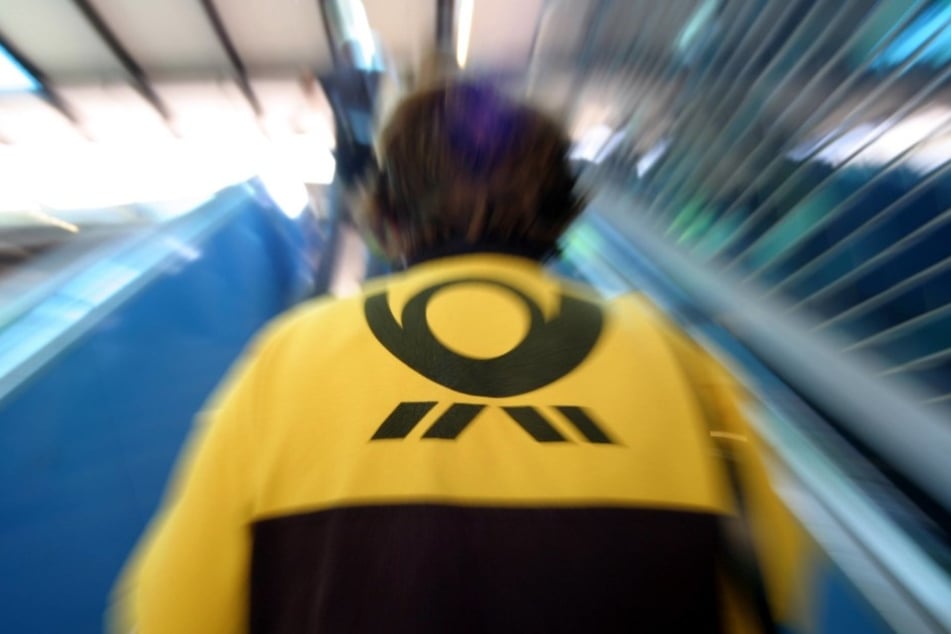 Die Postfrau wurde von einer Unbekannten geschlagen.