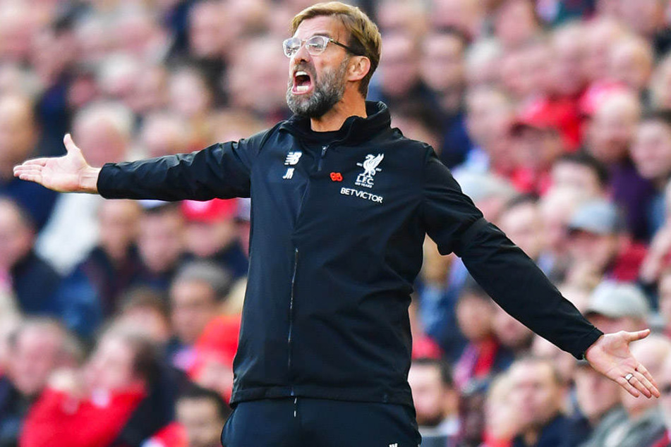 Liverpool-Trainer Jürgen Klopp wie er leibt und lebt: voller Energie am Spielfeldrand.