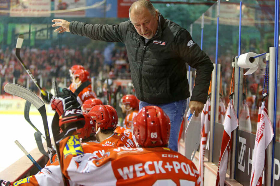 Auf dem richtigen Weg: Coach Kim Collins und seine Eispiraten.