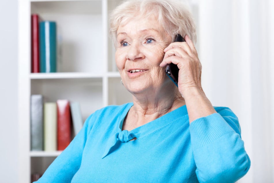 Vor allem Senioren werden immer öfter Opfer von falschen Gewinnversprechen am Telefon. (Symbolbild)