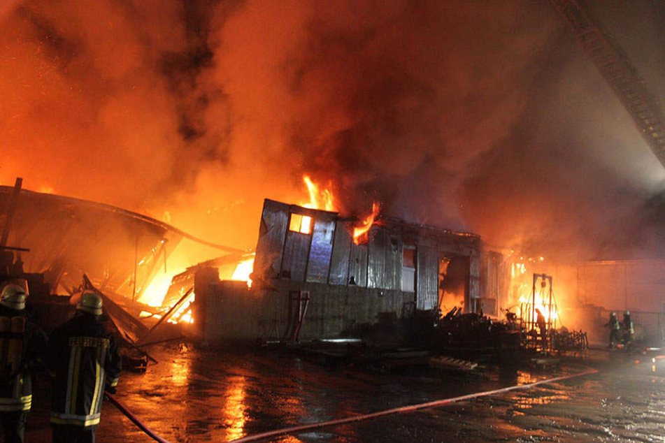 80 Feuerwehrleute waren im Einsatz.