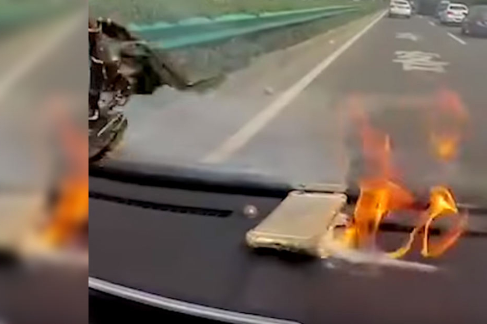 Das iPhone fing bei voller Fahrt plötzlich Feuer.