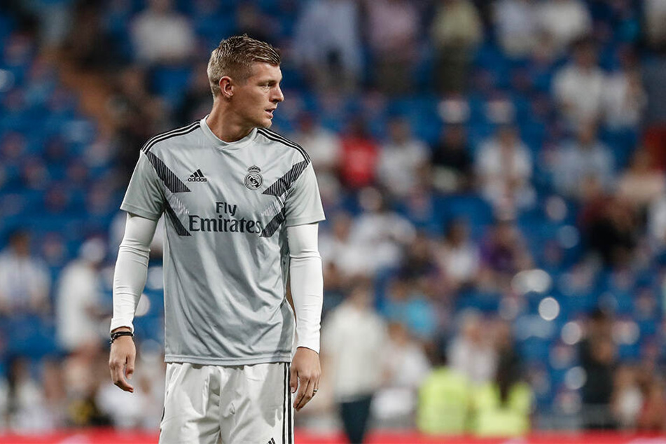 Schlaflos in Amsterdam! Real Madrids Toni Kroos dürfte "not amused" gewesen sein über die nächtliche Ruhestörung.