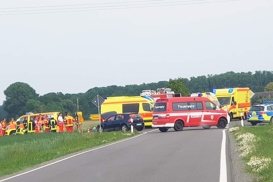 Mehrere Rettungswagen, sowie Feuerwehr und Polizei waren vor Ort.