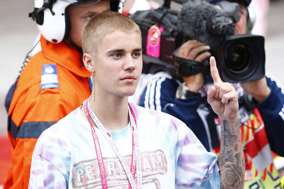 Kein Geld mehr auf der Kreditkarte? Justin Bieber musste das Essen bezahlt werden.