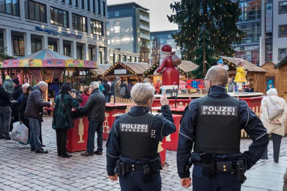 Mitarbeiter des Chemnitzer Ordnungsamtes auf Streife: Auch in Leipzig heißt der Stadtordnungsdienst bald Polizeibehörde.