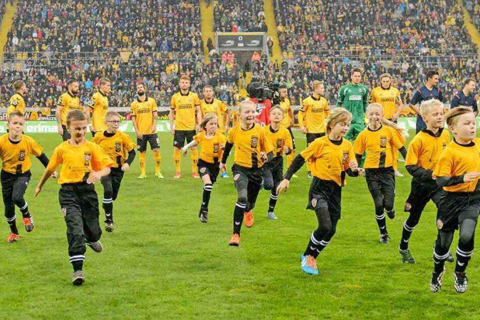 letztes jahr gab es so viele bewerbungen fr die einlaufkinder dass bestimmt die ein oder - Einlaufkinder Fusball Bewerben letztes jahr gab es so viele bewerbungen fr die einlaufkinder dass bestimmt die ein oder - Einlaufkinder Fusball Bewerben