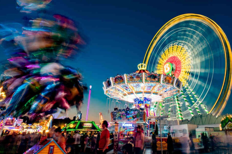 Vor seinem fatalen Schläfchen hatte der 19-Jährige eine Kirmes im mittelhessischen Eifa besucht. (Symbolbild)