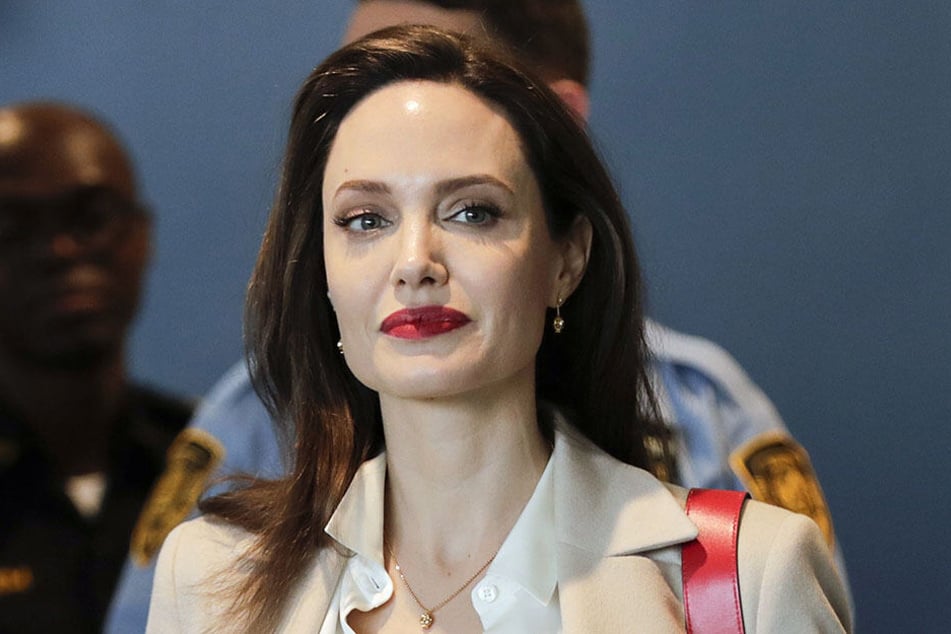 Angelina Jolie (43).