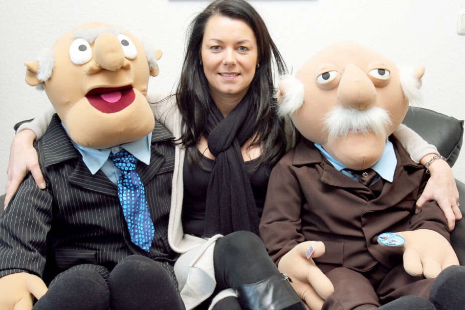 Das Archivbild aus dem Jahr 2009 zeigt links und rechts die Figuren "Waldorf & Statler", zwei notorische Querulanten aus der Muppet Show.