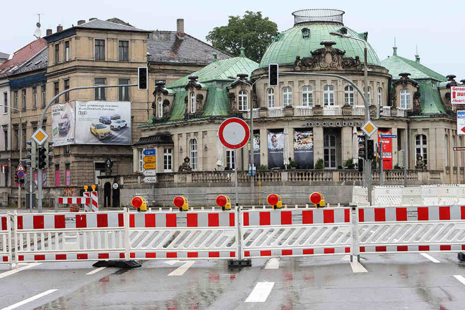 Seit Anfang Juli geht hier nichts mehr: Noch bis zum 7. September sollen die Reparaturen an der Moccarbar-Kreuzung dauern.
