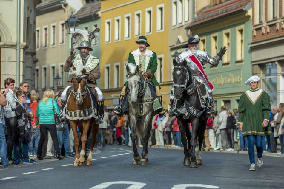 Der "Lebendige Fürstenzug" bei einem Festumzug in Meißen.