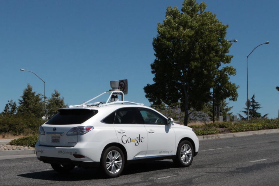 Ein selbstfahrendes Auto von Google im kalifornischen Mountain View. (Archivbild)
