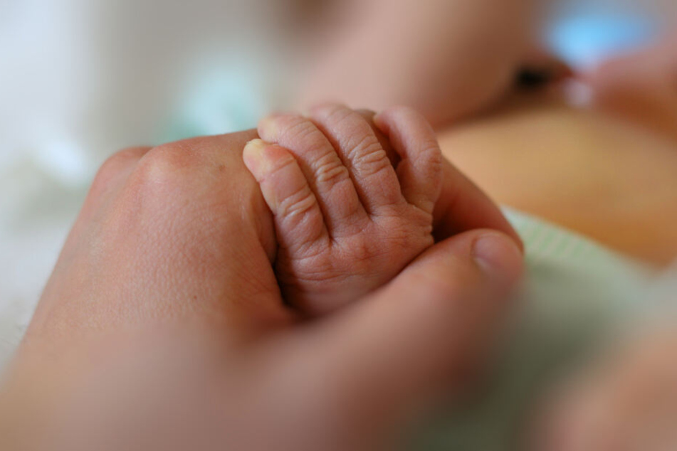 Das Baby war erst neun Wochen alt, als es geboren wurde.