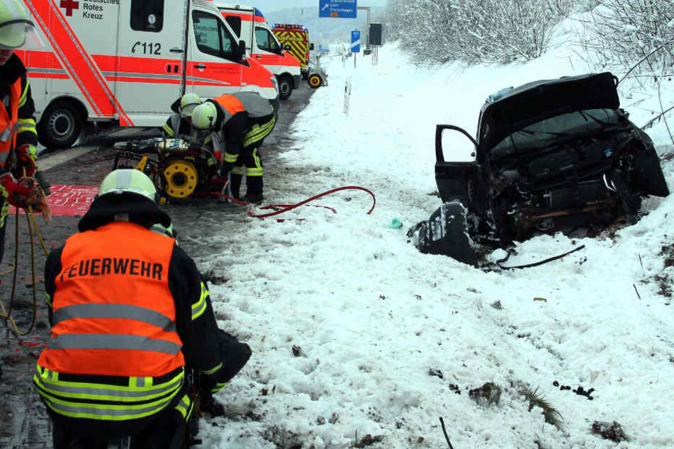 Zwei Menschen wurden bei dem Unfall verletzt.