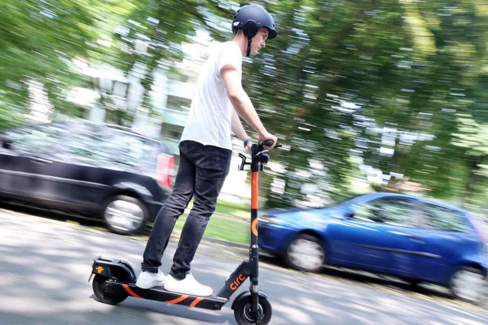 Eine Probefahrt mit dem E-Scooter von Circ in Berlin.