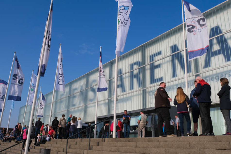 Die Handballer der SG Flensburg-Handewitt tragen ihre Spiele in der Flens-Arena aus.