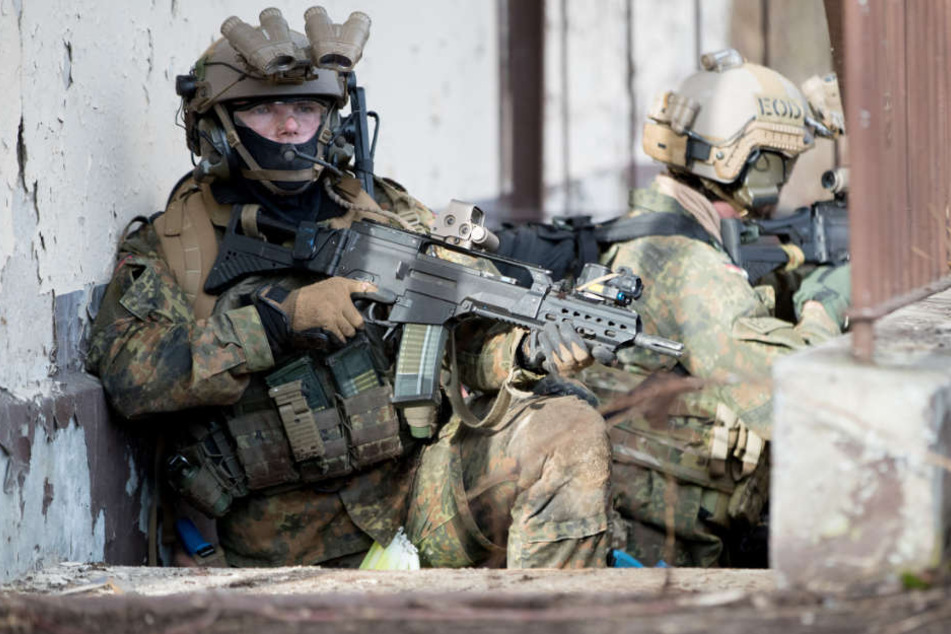 Das Kommando Spezialkräfte soll künftig über Haiterbach etwa Fallschirmjäger abspringen lassen. (Symbolbild)