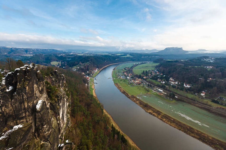 Wandern in der Sächsischen Schweiz ist weiter möglich. Denn im Vergleich zu den Alpenregionen Österreich und Bayern sowie zum Baltikum und Südschweden gibt es hier bislang kaum gefährliche Zecken.