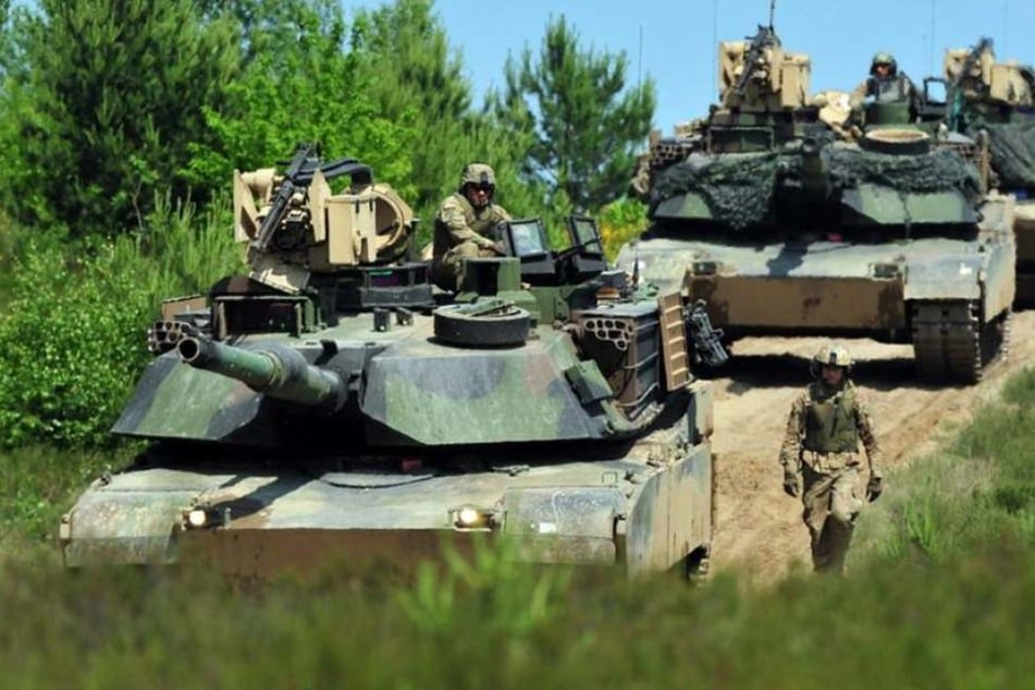 Ein Kleinpanzer der deutschen Bundeswehr ist auf einem Truppenübungsplatz in Österreich über eine Böschung rund 50 Meter abgestürzt (Symbolbild).