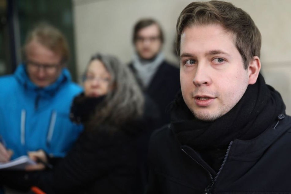 Kevin Kühnert spricht nach der Verkündung des SPD-Jas zur Groko.
